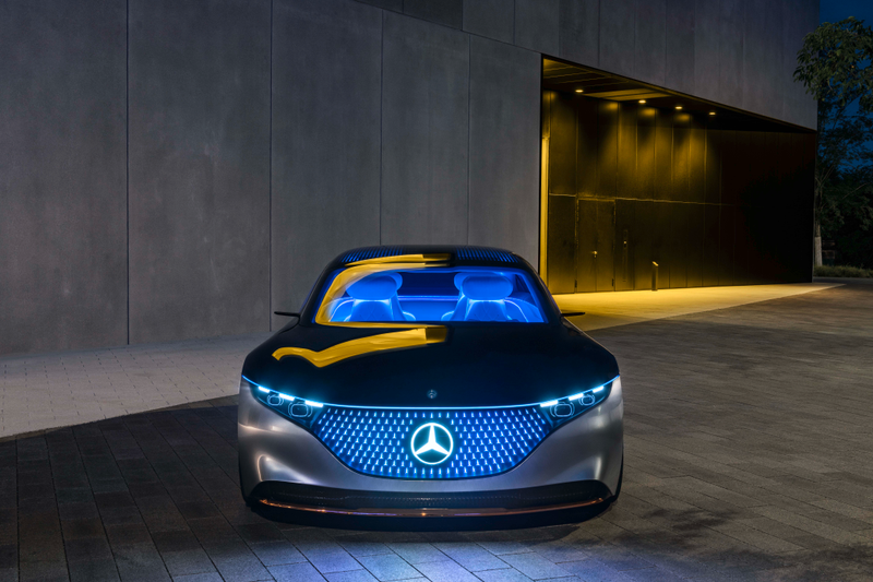 Illustration for article titled The Mercedes-Benz Vision EQS Sets Up An All-Electric S-Class And The Lighting Is Wild